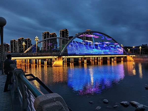 1742970194152440.jpg 化隆河道亮化.jpg