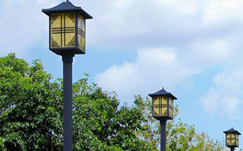 化隆庭院灯安装间距与布灯设计全解析